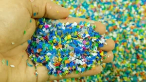 ¿Qué es el plástico reciclado y cómo se fabrica