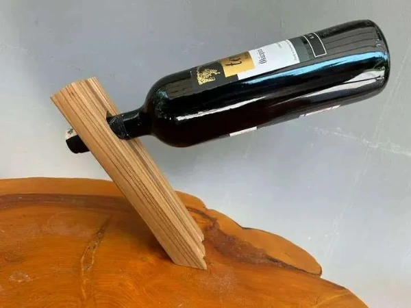 6. Porta vinos artesanal
