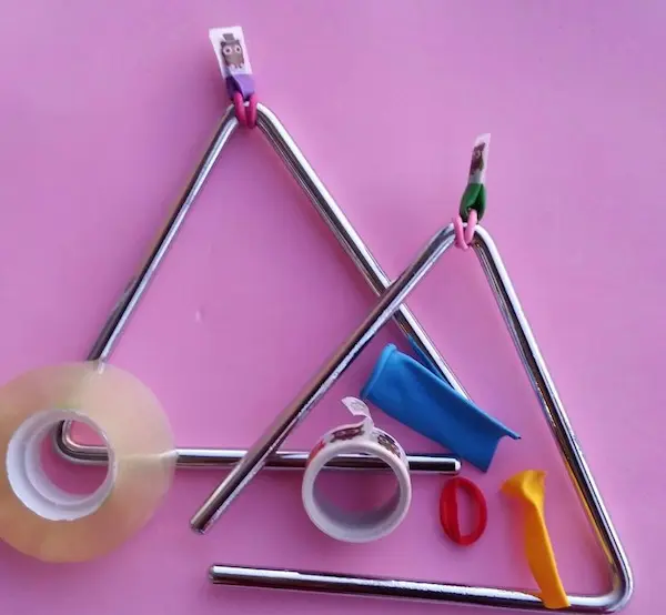 15. Triángulo con metal reciclado