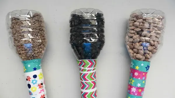 2. Maracas con botellas plásticas