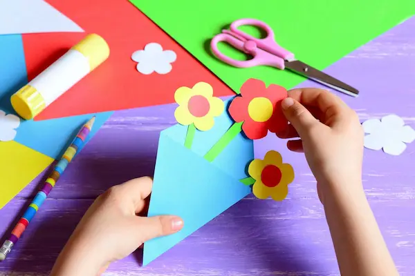 Ideas fáciles de manualidades con materiales reciclables para principiantes